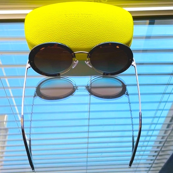 New Emilio Pucci Sunglasses - Picture 2 of 16